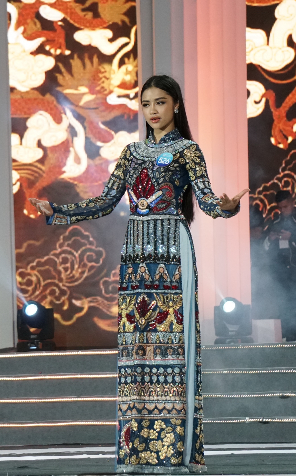 [Photo] 64 thí sinh  trình diễn áo dài trong đêm chung khảo Miss World Vietnam 2022