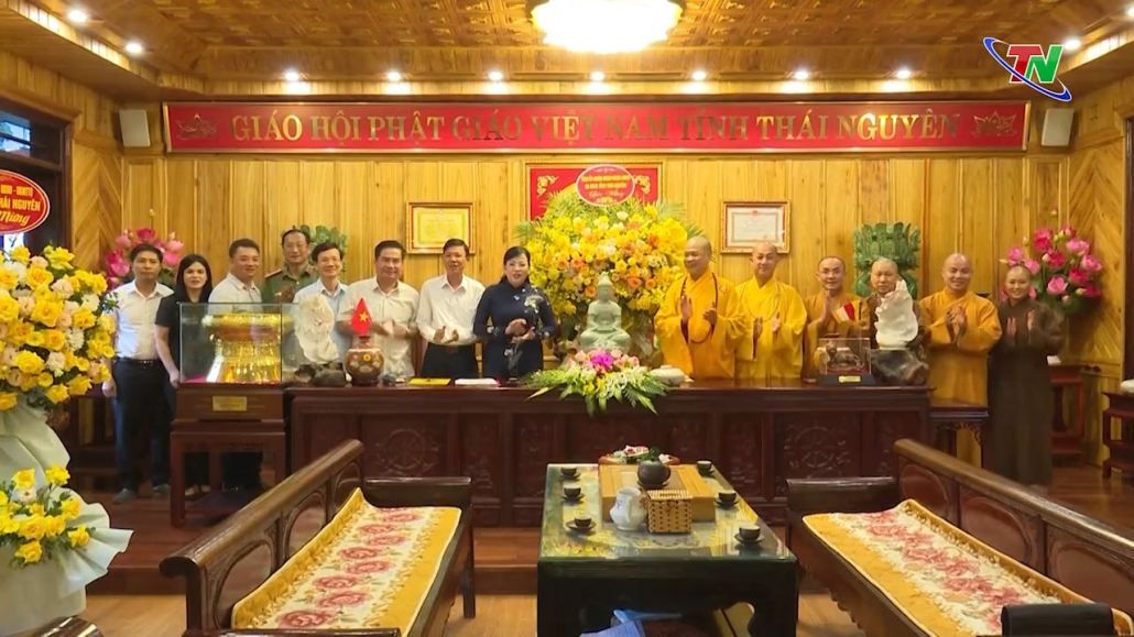 Lãnh đạo tỉnh chúc mừng Đại lễ Phật đản 2022