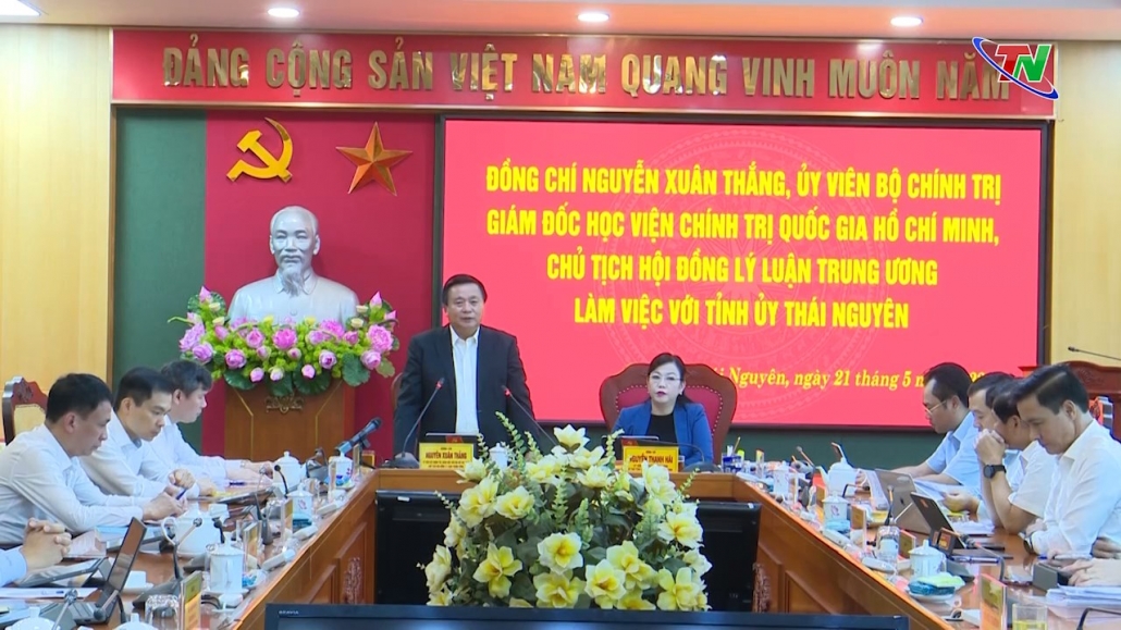 Đồng chí Giám đốc Học viện Chính trị Quốc gia Hồ Chí Minh  làm việc tại Thái Nguyên