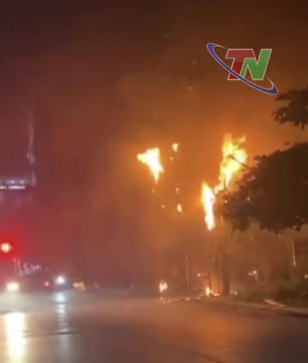 Chập cháy dây điện tại đường Phù Liễn, TP Thái Nguyên