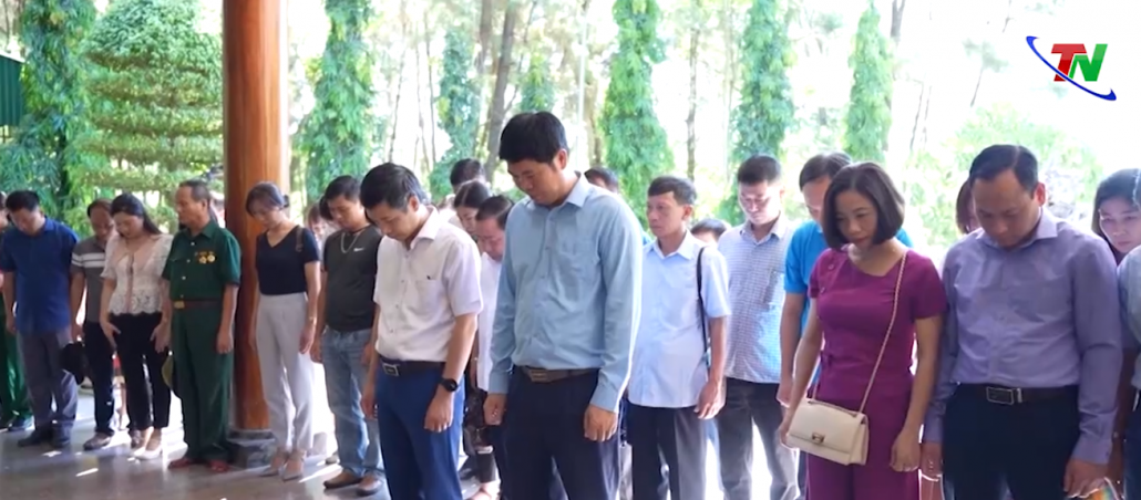 Đoàn đại biểu Ban Tuyên giáo Tỉnh ủy thăm Khu di tích Ngã ba Đồng Lộc