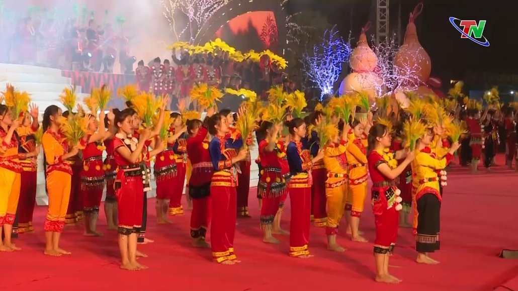 Rực rỡ Lễ khai mạc Ngày hội văn hoá dân tộc Dao toàn quốc lần thứ II