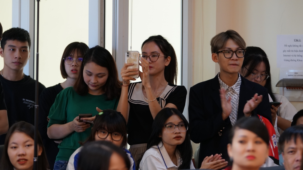 [Photo] HLV Park Hang Seo giao lưu với sinh viên Đại học Thái Nguyên