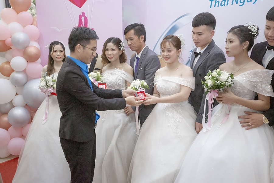 [Photo] Lễ cưới tập thể công nhân lao động năm 2022