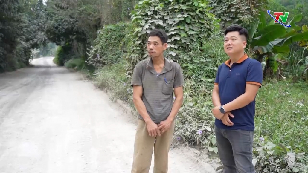 Nỗi khổ của người dân khi đường xuống cấp ở Quang Sơn