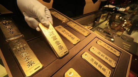 Các nước tăng mạnh trữ vàng thoi sau khi phương Tây đóng băng tài sản Nga