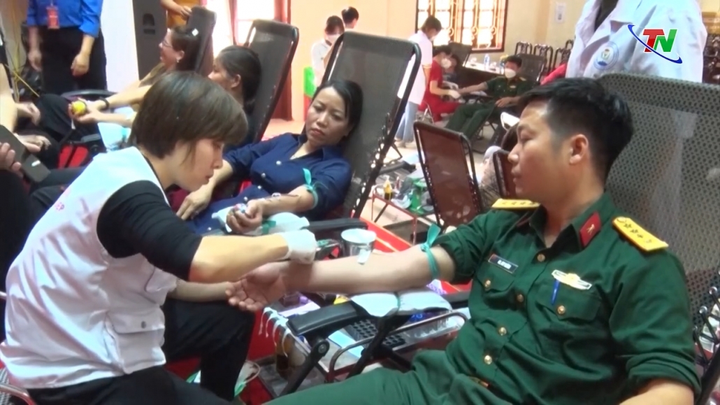 Trên 300 đơn vị máu tại Ngày hội hiến máu tình nguyện
