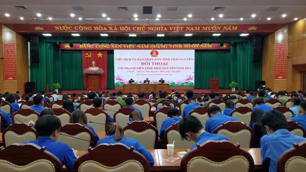 Chủ tịch UBND tỉnh Thái Nguyên đối thoại với thanh niên