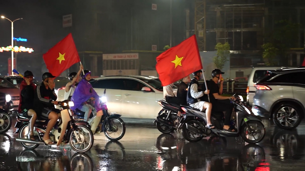 Cổ động viên Thái Nguyên ăn mừng chiến thắng của U23 Việt Nam