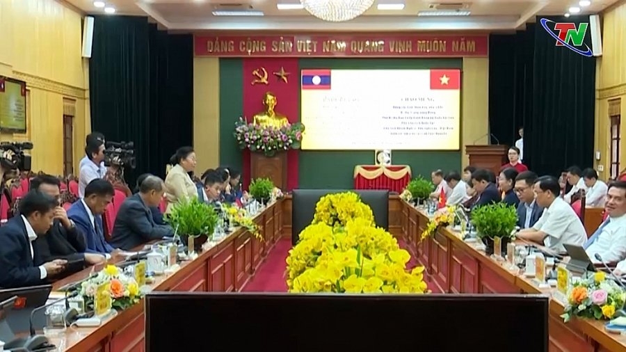 Lao Na delegation visits Thai Nguyen province