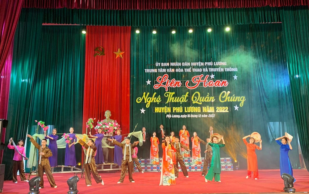 Over 400 actors participate in the mass art festival of Phu Luong district