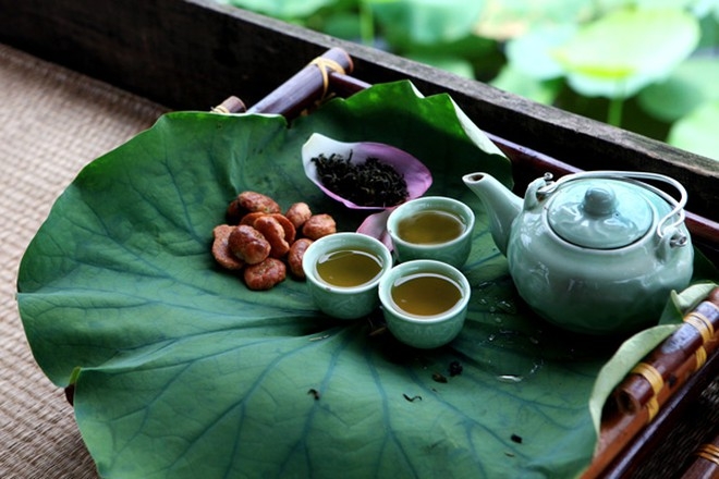 Độc đáo nghệ thuật ướp trà sen sổi Thái Nguyên