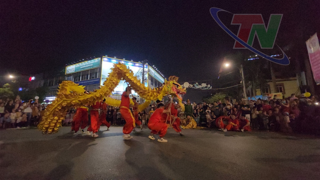 [Photo] Chương trình nghệ thuật đường phố Thái Nguyên – Rạng rỡ thành phố tháng mười