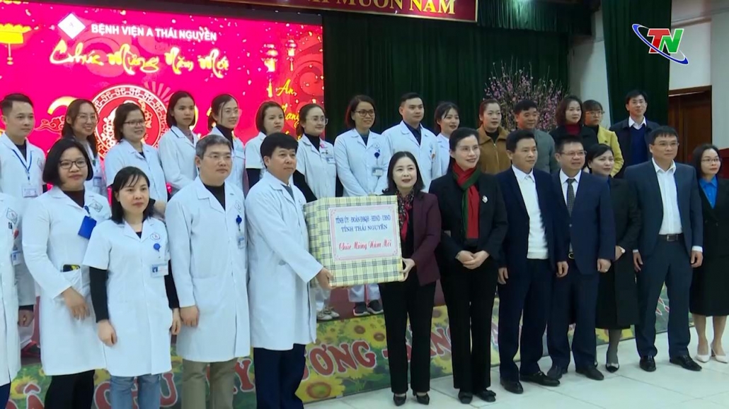 Lãnh đạo tỉnh thăm và chúc Tết Bệnh viện A Thái Nguyên