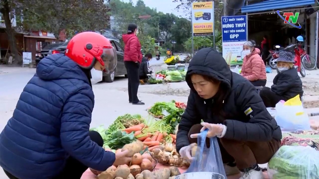 Bình ổn giá nông sản dịp Tết tại chợ dân sinh