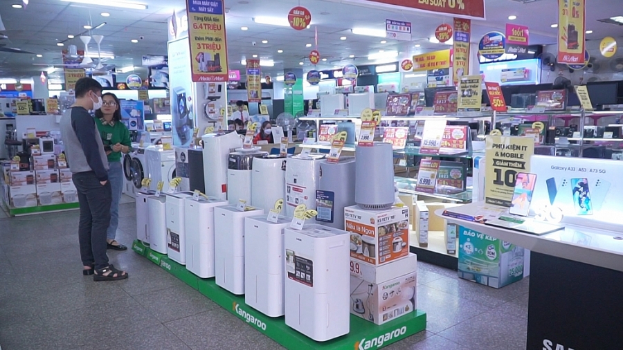 Thời tiết nồm ẩm: Sôi động thị trường tủ sấy, máy hút ẩm