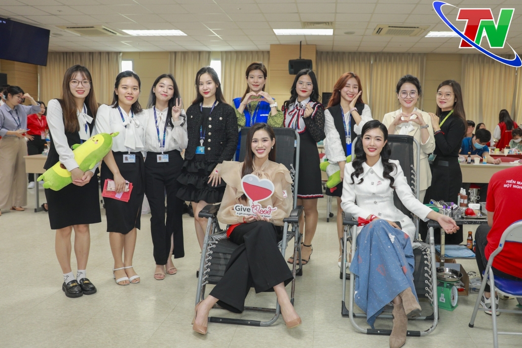 Hoa hậu Việt Nam 2020 Đỗ Thị Hà tham dự Chương trình hiến máu tình nguyện tại Thái Nguyên