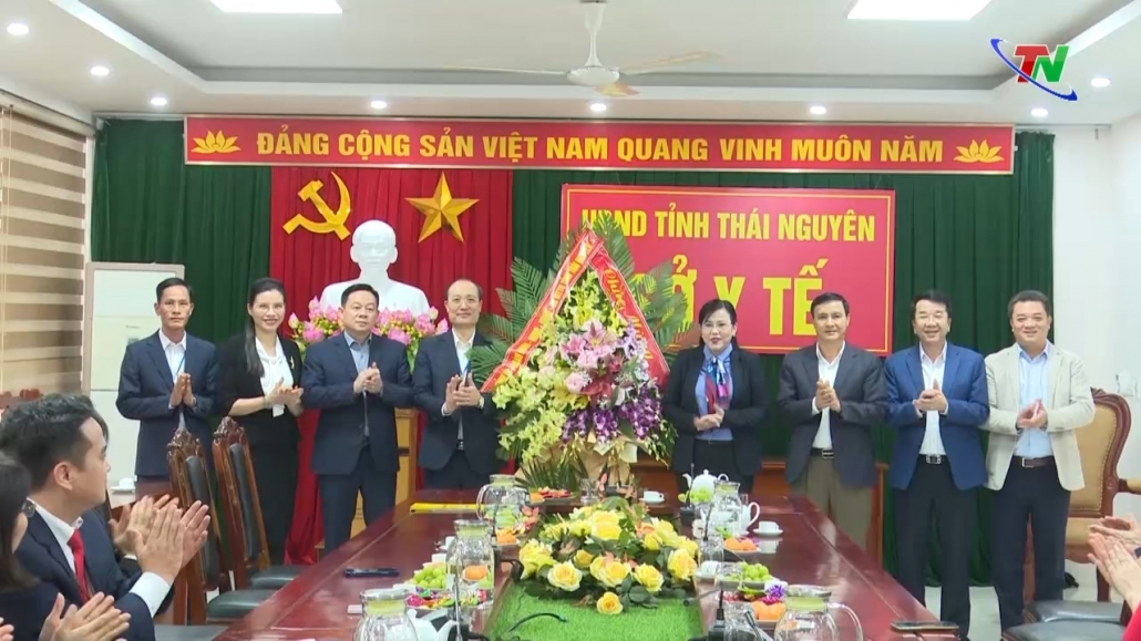 Đồng chí Bí thư Tỉnh ủy chúc mừng ngày Thầy thuốc Việt Nam