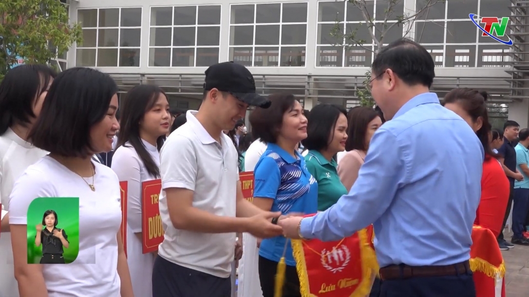Ngày chạy Olympic vì sức khỏe của ngành giáo dục tỉnh Thái Nguyên