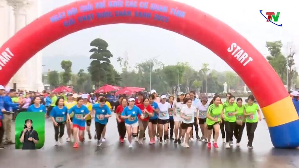 500 Vận động viên tham gia Giải chạy “Bước chân xanh” năm 2023
