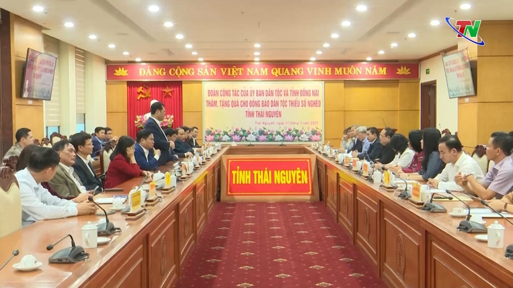 Trao 1,5 tỷ đồng hỗ trợ đồng bào dân tộc thiểu số nghèo của tỉnh Thái Nguyên