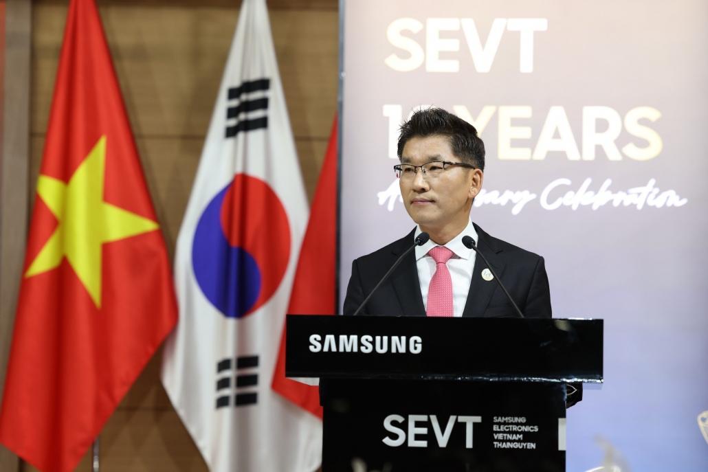 The 10th anniversary of the establishment of Samsung Electronics Vietnam Thai Nguyen (SEVT) in Thai Nguyen and receiving the Third Class Labor Medal