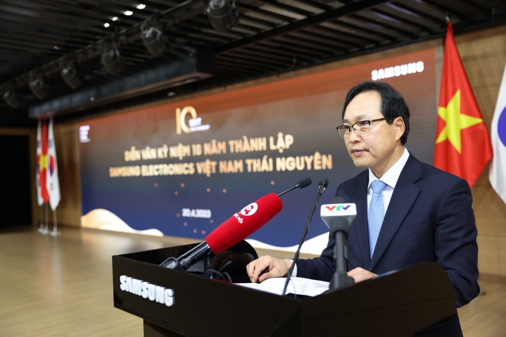 The 10th anniversary of the establishment of Samsung Electronics Vietnam Thai Nguyen (SEVT) in Thai Nguyen and receiving the Third Class Labor Medal