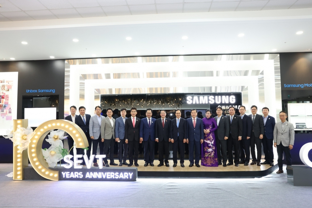 The 10th anniversary of the establishment of Samsung Electronics Vietnam Thai Nguyen (SEVT) in Thai Nguyen and receiving the Third Class Labor Medal