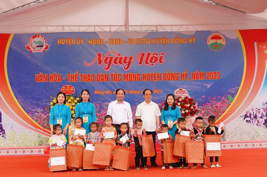Tưng bừng khai mạc Ngày hội Văn hóa - Thể thao dân tộc Mông huyện Đồng Hỷ