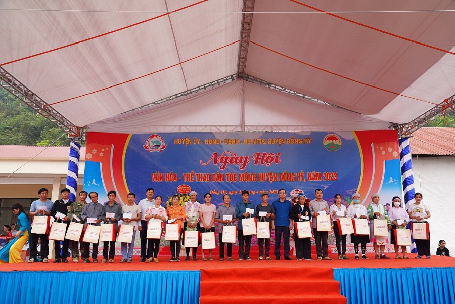 Tưng bừng khai mạc Ngày hội Văn hóa - Thể thao dân tộc Mông huyện Đồng Hỷ
