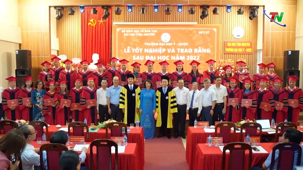 Trên 280 học viên được trao bằng tốt nghiệp sau Đại học
