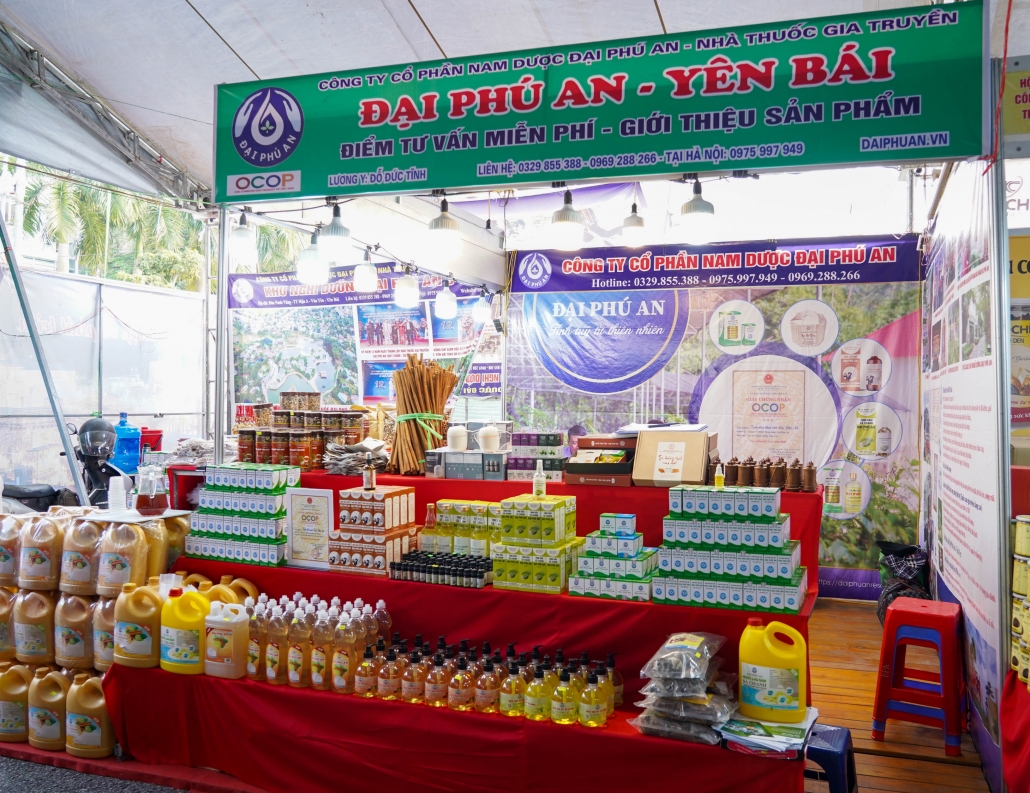 [Photo] Độc đáo các sản phẩm đặc trưng của các địa phương tại Hội chợ Triển lãm Công Thương - OCOP