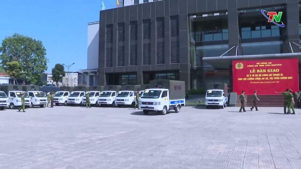 Thái Nguyên: 32 Công an xã, thị trấn được nhận xe ô tô phục vụ công tác đảm bảo an ninh trật tự