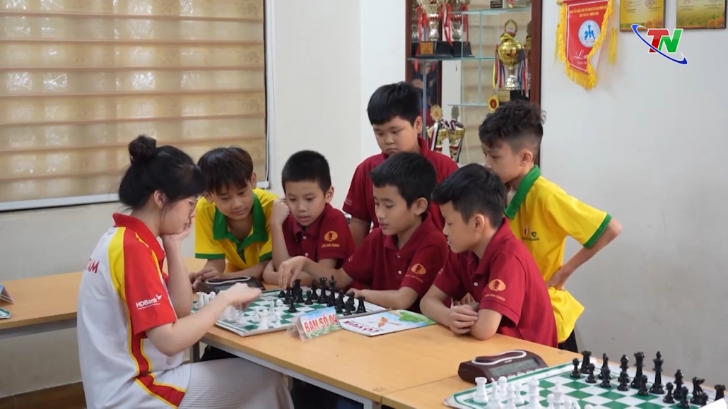 Đẩy mạnh phong trào luyện tập và thi đấu cờ vua trẻ