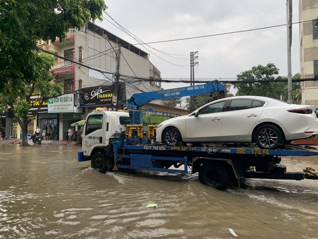 [Photo] Mưa lớn gây ngập úng cục bộ một số tuyến đường tại TP Thái Nguyên