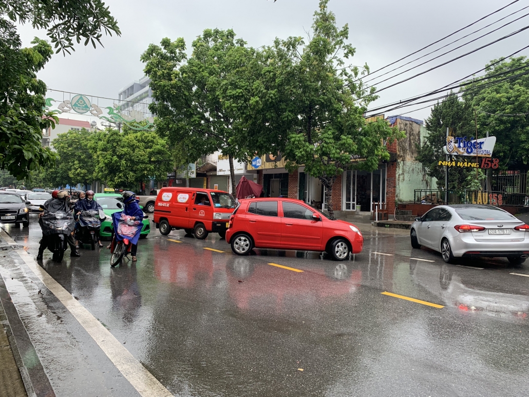[Photo] Mưa lớn gây ngập úng cục bộ một số tuyến đường tại TP Thái Nguyên