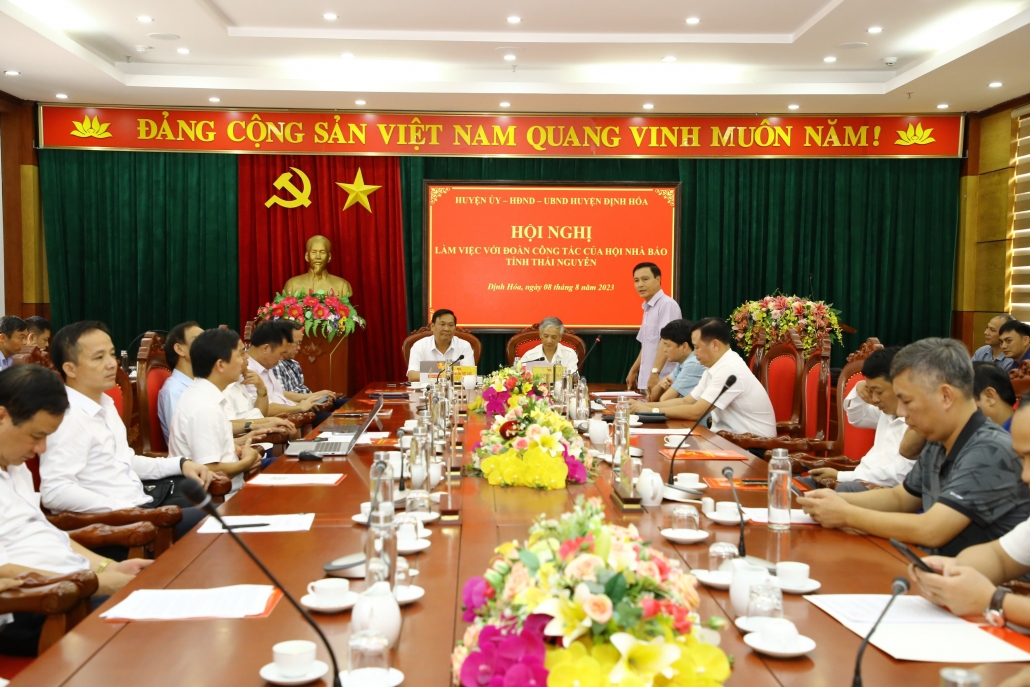 Hội Nhà báo thực tế tại ATK Định Hoá