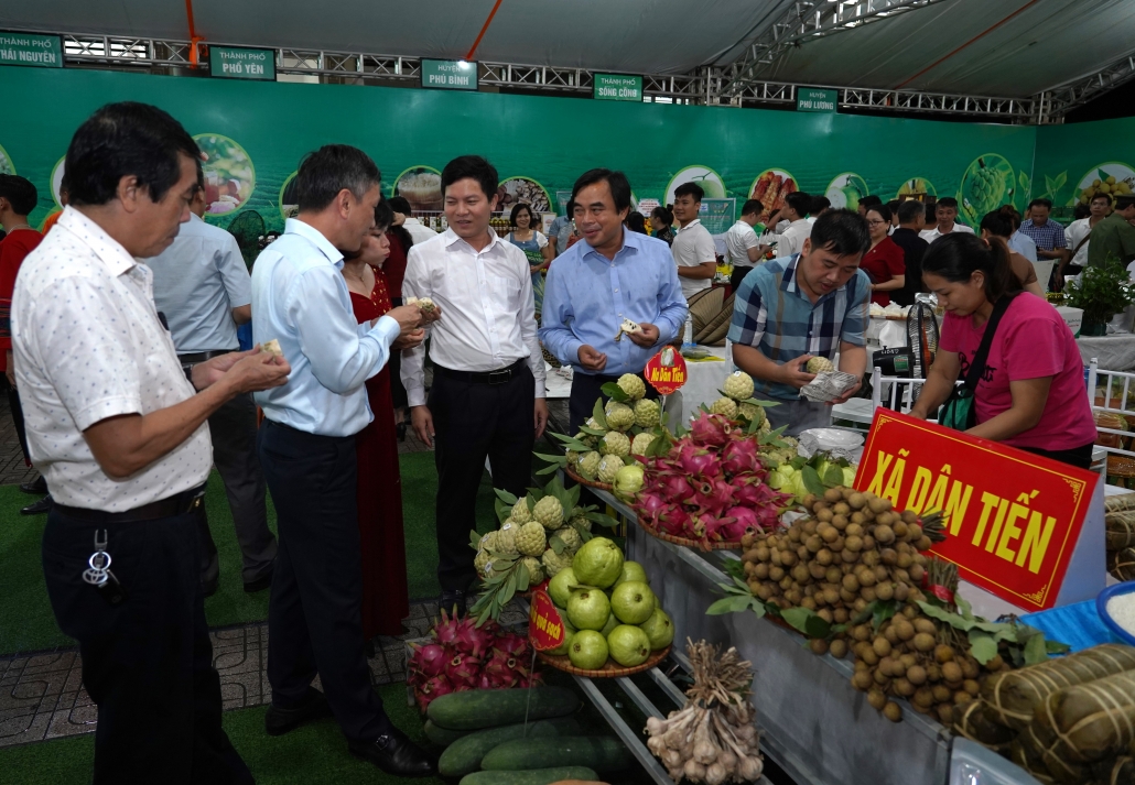 [Photo] Khai mạc Chương trình "Xúc tiến, kết nối tiêu thụ sản phẩm na và nông sản tỉnh Thái Nguyên năm 2023”