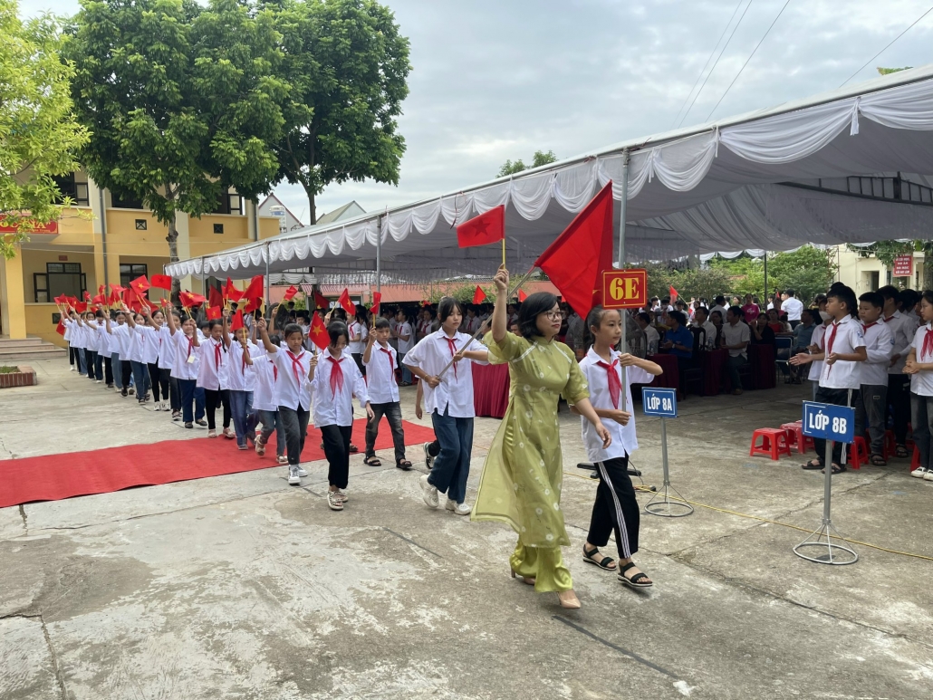 [Photo] Cảm xúc ngày khai trường