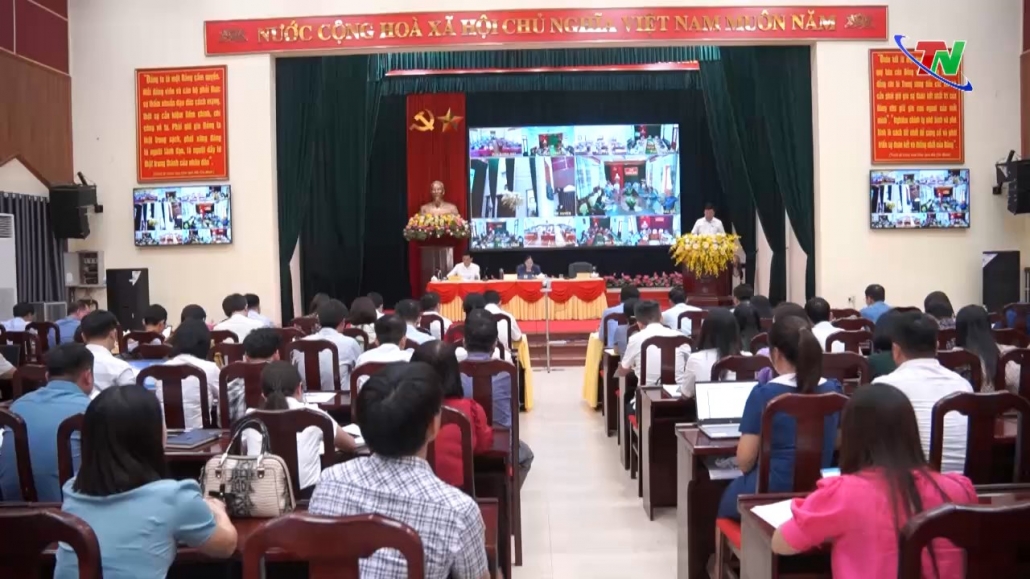 Đoàn đại biểu Quốc hội tỉnh tiếp xúc cử tri tại huyện Phú Lương