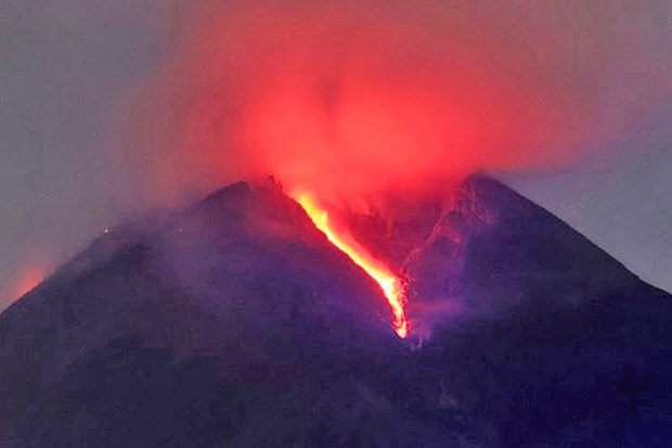 Động đất làm rung chuyển núi lửa Campi Flegrei của Italy