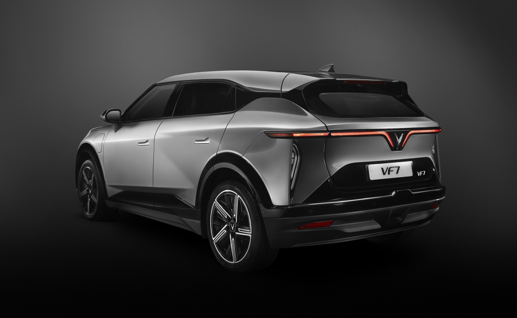 VinFast chính thức ra mắt mẫu xe điện VF 7