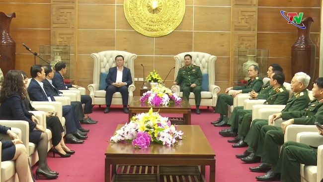 Thượng tướng Nguyễn Trọng Nghĩa thăm và làm việc tại Bộ Tư lệnh Quân khu 1