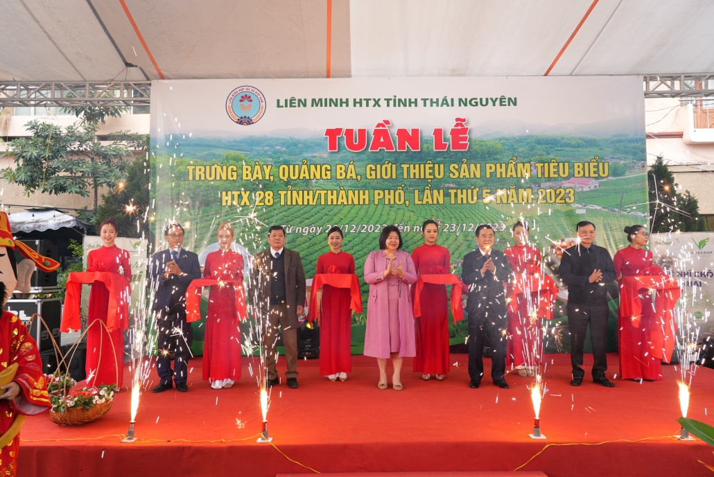 [Photo] Đa dạng sản phẩm tại Tuần lễ trưng bày, quảng bá, giới thiệu sản phẩm tiêu biểu 28 tỉnh, thành phố lần thứ 5