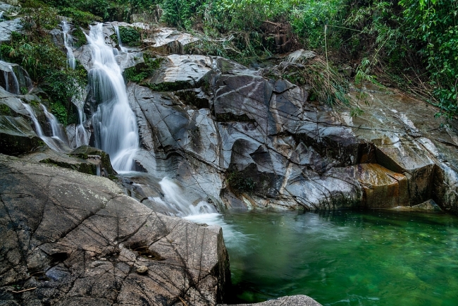 The beauty of Dat Dang Waterfall, Dai Tu