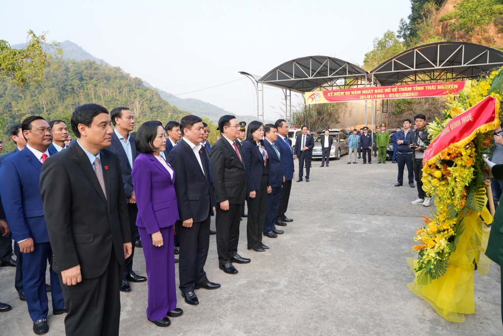 [Photo] Chủ tịch Quốc hội Vương Đình Huệ thăm, làm việc tại Thái Nguyên