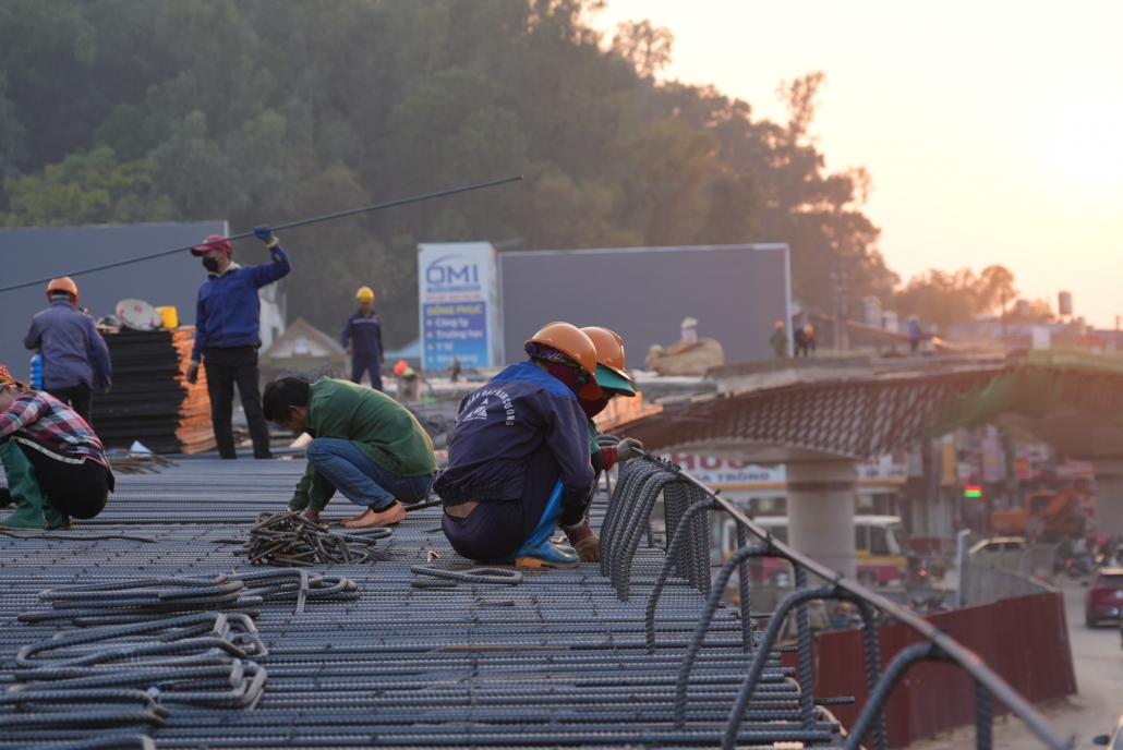 [Photo] Khẩn trương thi công Cầu vượt đường sắt Hà Nội - Thái Nguyên