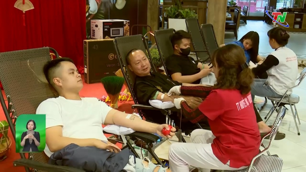 Chiến dịch hiến máu tình nguyện dịp Tết và Lễ hội Xuân Hồng năm 2024
