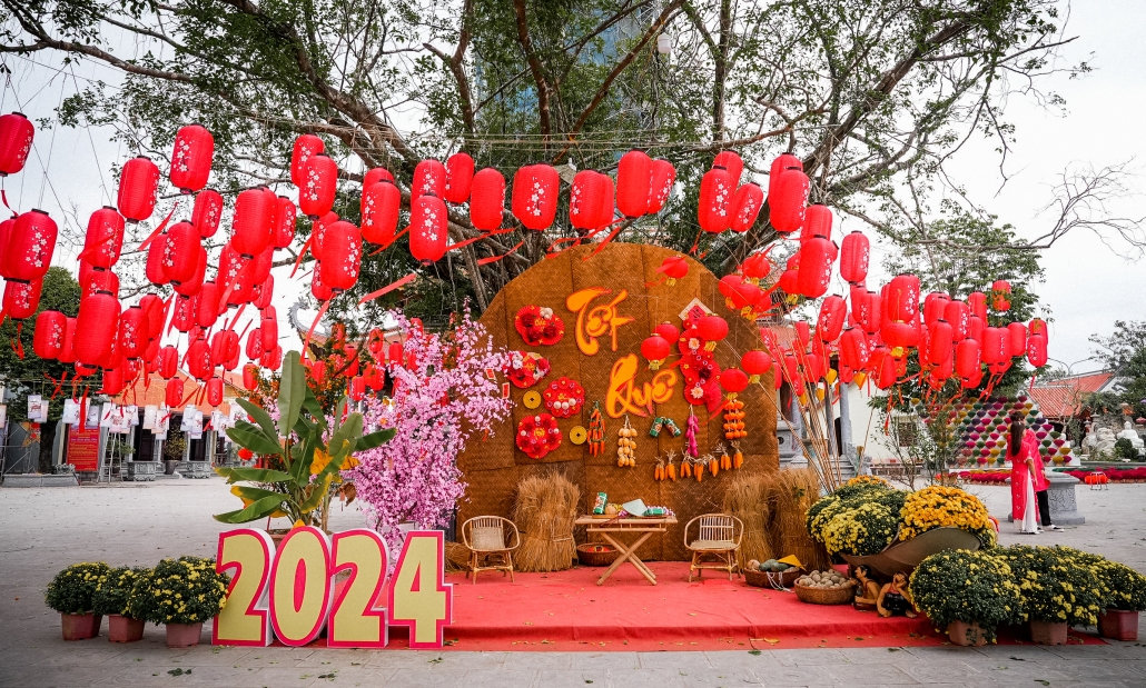 [Photo] Lễ chùa đầu năm - nét đẹp văn hóa của người Việt