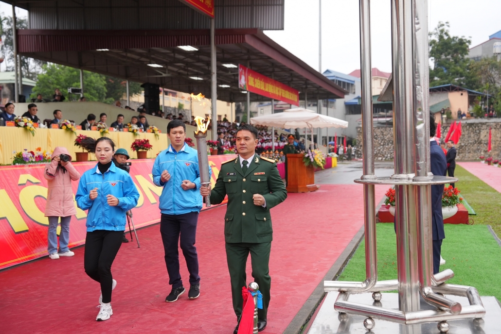 [Trực tuyến] Thái Nguyên: Trên 2.000 thanh niên ưu tú lên đường nhập ngũ